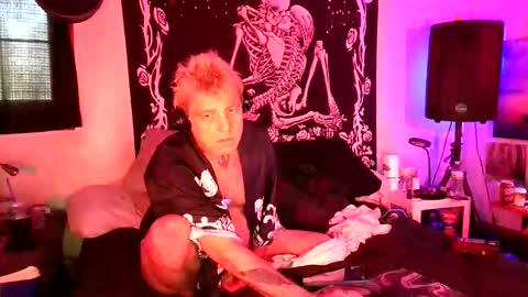 Snapshot of cleanhole4you chatting on April 4, 1:08 pm cleanhole4you online show from April 4, 1:08 pm