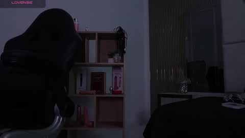 Snapshot of cleeoadams_ chatting on February 12, 5:13 am Cleo Adams online show from February 12, 5:13 am