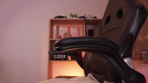 Cleo Adams online show from April 1, 4:57 am