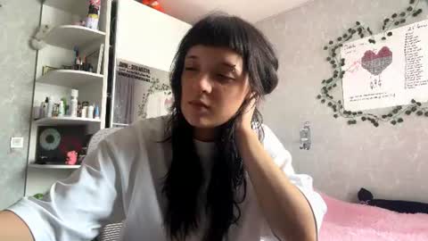 Bella online show from June 19, 8:18 am