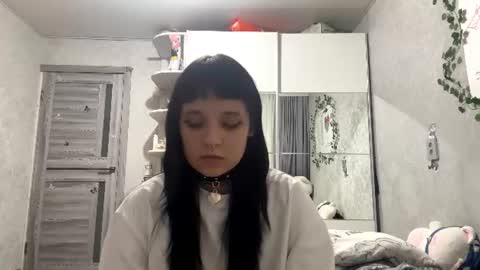 Bella online show from June 26, 8:02 pm