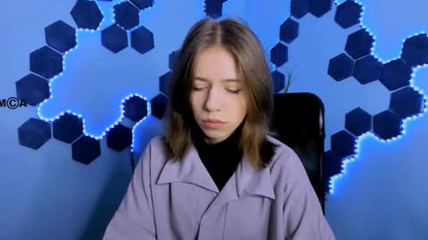 ur Cleo online show from February 18, 9:38 am