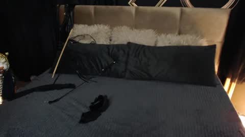 Cleo online show from April 9, 11:54 pm