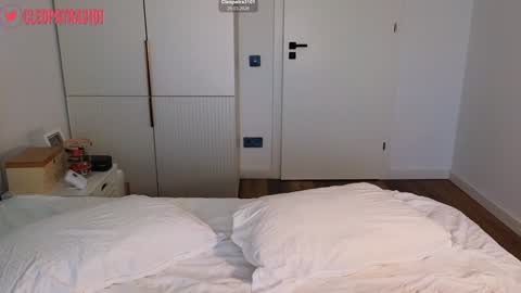 Cleopatra online show from March 25, 6:30 am