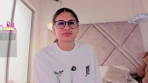 Cleopatra online show from November 30, 5:50 pm