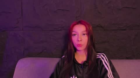 cleowhite_ online show from November 21, 12:10 am