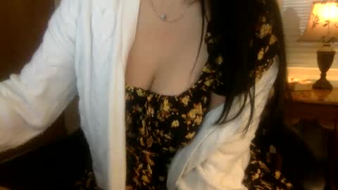 Snapshot of cleverlittleminx chatting on December 12, 8:43 pm Cleverlittleminx online show from December 12, 8:43 pm