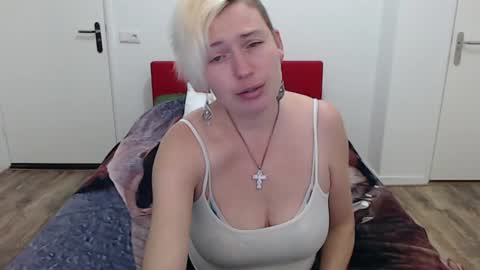 Snapshot of clittytastic chatting on January 27, 8:51 am Syl online show from January 27, 8:51 am