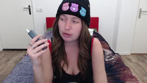 Snapshot of clittytastic chatting on January 28, 5:46 pm Syl online show from January 28, 5:46 pm