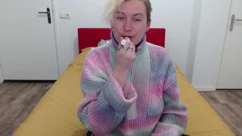 Snapshot of clittytastic chatting on February 17, 7:58 am Syl online show from February 17, 7:58 am