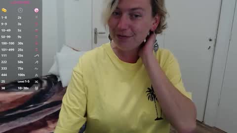 Snapshot of clittytastic chatting on October 1, 7:14 am Syl online show from October 1, 7:14 am