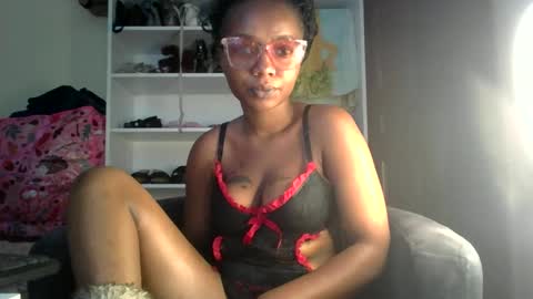 Snapshot of clittyxcandy chatting on February 26, 7:31 am clittyxcandy online show from February 26, 7:31 am