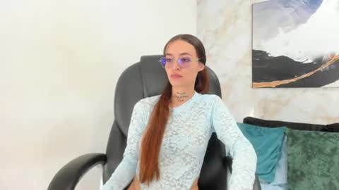 Snapshot of cloe_amazingg chatting on July 19, 7:06 pm Cloe online show from July 19, 7:06 pm
