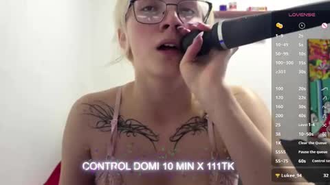 Snapshot of cloe_five chatting on February 20, 3:01 pm CLOE online show from February 20, 3:01 pm