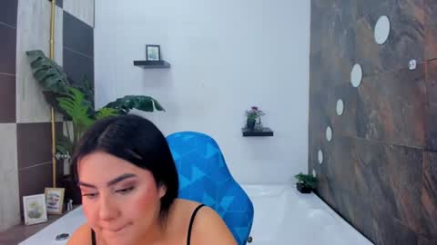 CLOE  online show from July 30, 10:47 am