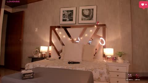 Cloe x Billy online show from November 27, 8:00 pm