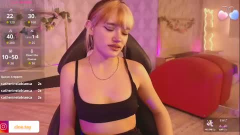 cloee_tay1 online show from July 30, 11:31 am