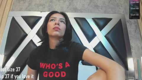 lady cloe person online show from April 8, 11:37 pm