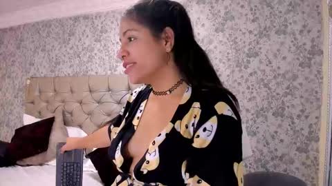 Snapshot of clohebell chatting on January 9, 1:41 am Clohe the wonder online show from January 9, 1:41 am