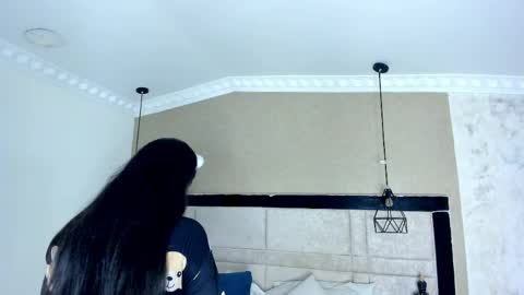 Clohe the wonder online show from March 29, 8:09 pm