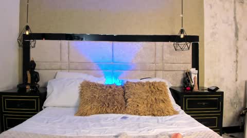 Clohe the wonder online show from March 31, 8:53 pm