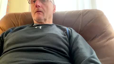 Closetbicd online show from December 2, 3:47 pm