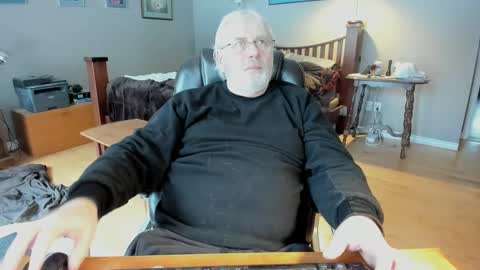 cloudalert62 online show from January 1, 6:27 pm