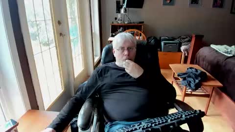 cloudalert62 online show from November 17, 6:57 pm