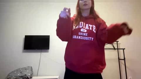 Snapshot of cloudmary chatting on February 25, 3:21 pm Lily online show from February 25, 3:21 pm