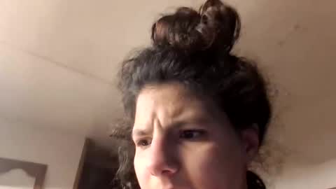 cloudybxtch69 online show from March 16, 5:13 am