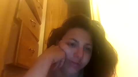 Snapshot of cloudybxtch69 chatting on June 4, 9:10 pm cloudybxtch69 online show from June 4, 9:10 pm