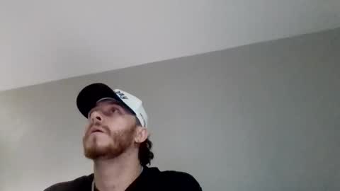 Snapshot of cloudyydayzz chatting on April 29, 6:14 pm tallhungandcloudy online show from April 29, 6:14 pm