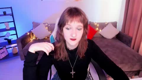 Snapshot of clover_red chatting on March 6, 3:02 pm Clover follow me online show from March 6, 3:02 pm