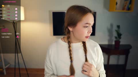 Hi everybody Im Lily Today is my first day here Lets get acquainted online show from December 18, 6:57 pm