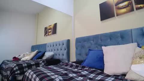 emely dolce online show from December 11, 5:53 am