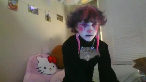 Snapshot of clownbambi chatting on February 9, 2:49 am clownbambi online show from February 9, 2:49 am