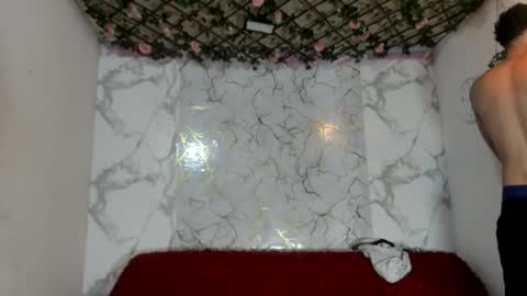 Snapshot of club_latinboys chatting on April 6, 11:05 pm club_latinboys online show from April 6, 11:05 pm