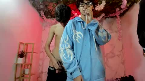 Snapshot of club_latinboys chatting on May 9, 12:27 am club_latinboys online show from May 9, 12:27 am