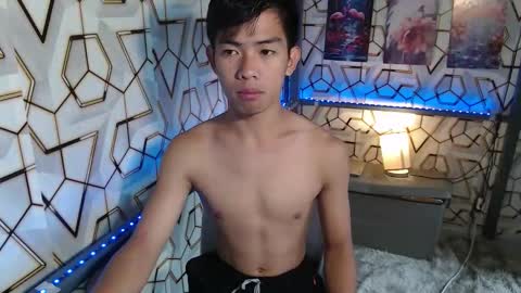 Snapshot of clyde_twinkx chatting on September 14, 7:07 am clyde_twinkx online show from September 14, 7:07 am