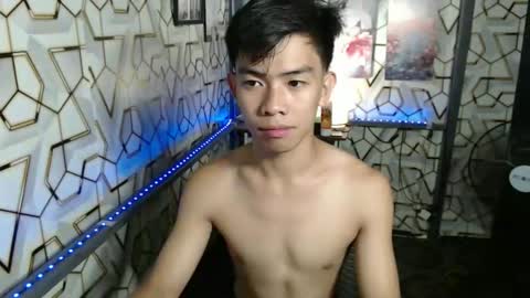 Snapshot of clyde_twinkx chatting on September 18, 9:44 am clyde_twinkx online show from September 18, 9:44 am