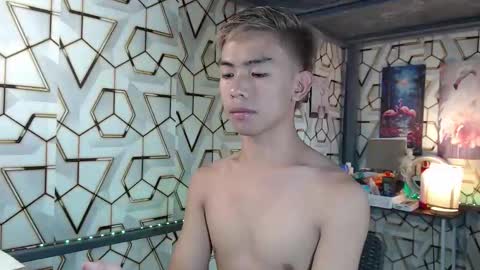 Snapshot of clyde_twinkx chatting on November 2, 5:32 am clyde_twinkx online show from November 2, 5:32 am