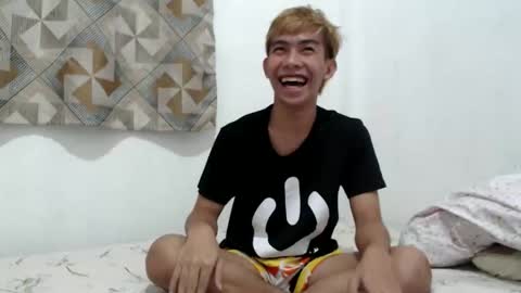 clyde_twinkx online show from November 19, 9:31 am