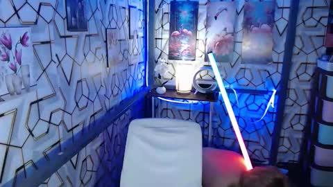 clyde_twinkx online show from November 21, 10:25 am