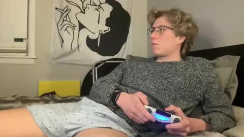 Clyde Austin online show from December 3, 3:41 am