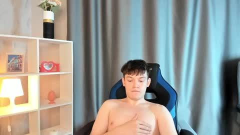 Snapshot of clydeweaver chatting on January 21, 12:15 am Jacob online show from January 21, 12:15 am