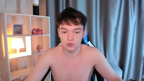 Snapshot of clydeweaver chatting on January 24, 12:20 am Jacob online show from January 24, 12:20 am