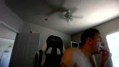 Snapshot of cmypenis chatting on July 9, 4:11 pm Master Bates online show from July 9, 4:11 pm