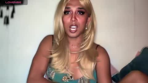 Snapshot of cockprincess_dianna chatting on July 17, 4:01 pm PrincessDianna IslandGirl CUMSHOW in PVT and PASSWORDSHOW online show from July 17, 4:01 pm