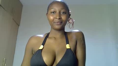 Snapshot of coco_babyy chatting on November 14, 11:42 am bella online show from November 14, 11:42 am