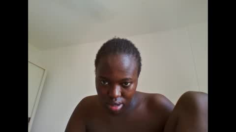 Snapshot of coco_vixen9 chatting on April 14, 9:15 am coco vixen9 online show from April 14, 9:15 am